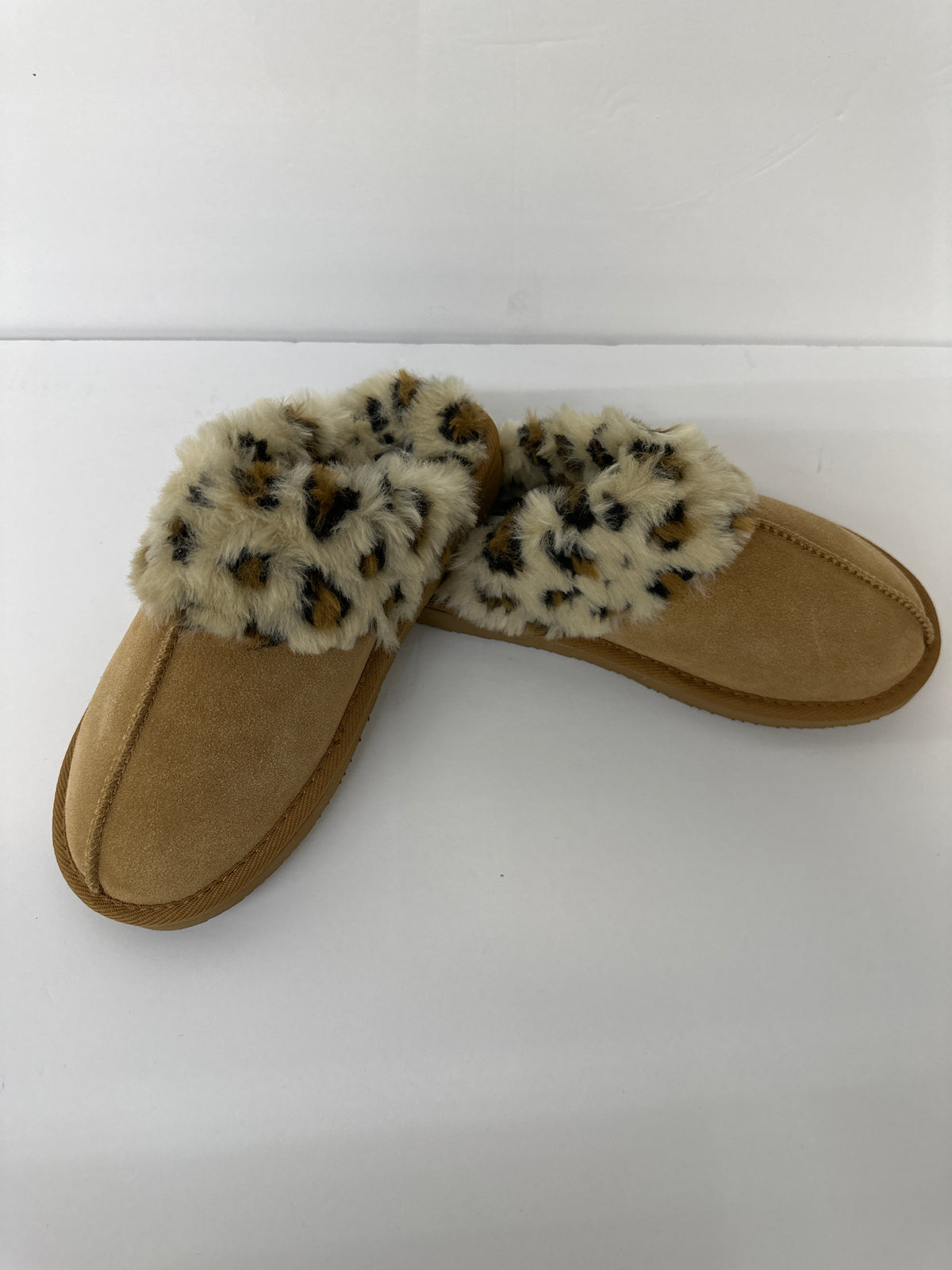 Minnetonka slip on mule slipper