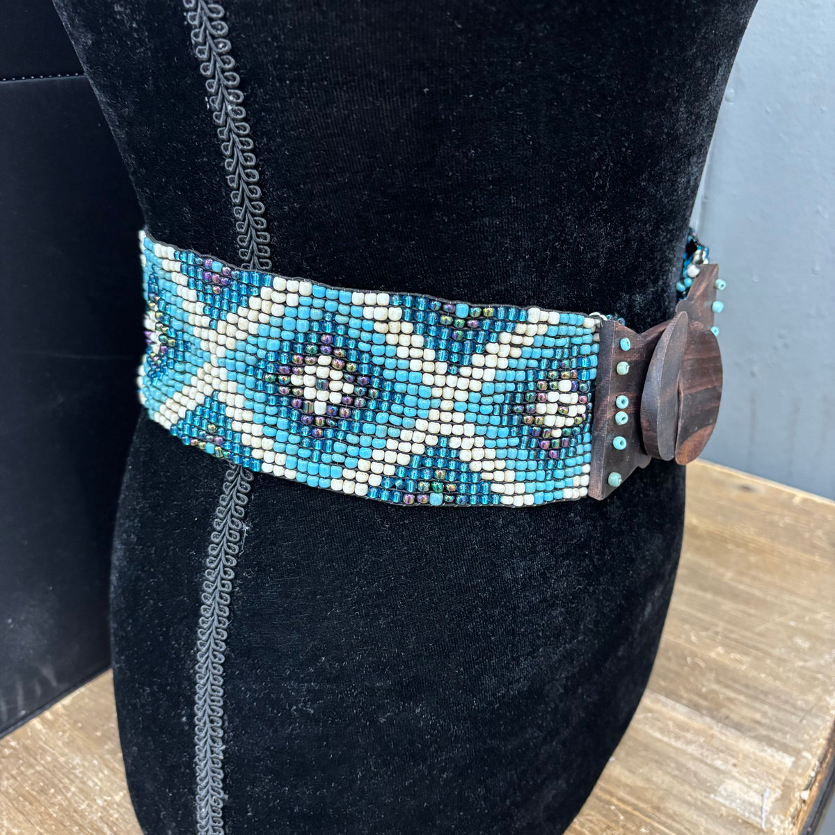 Wood Clasp Blue Bead Diamond Stretch Belt