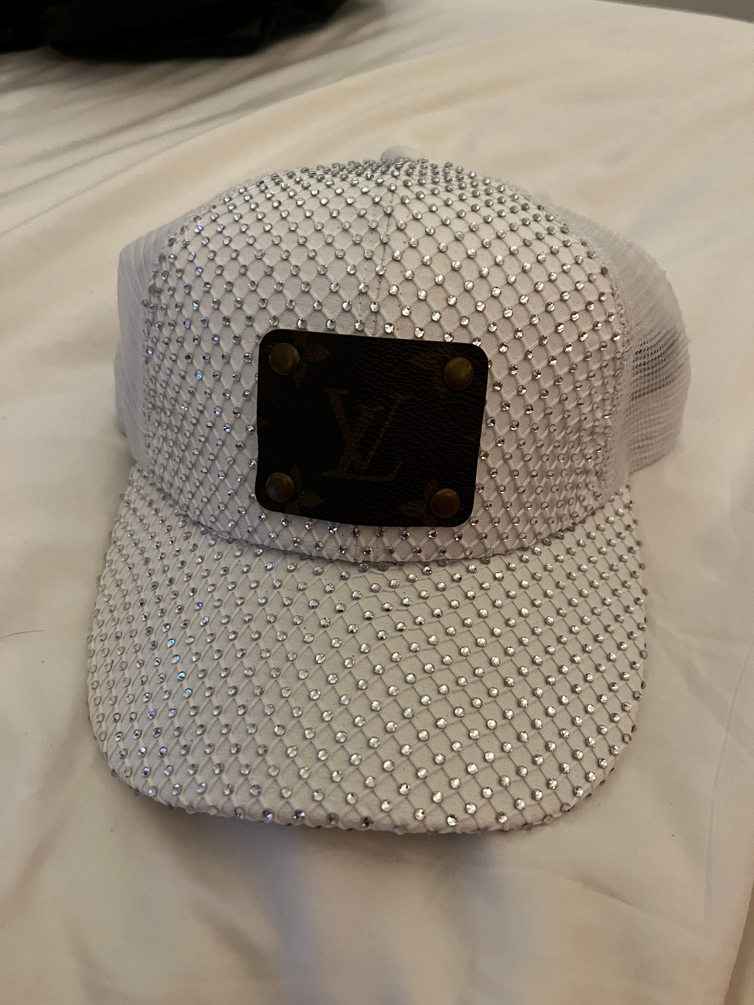 Louis Vuitton x Supreme Baseball Cap (used) for Sale in Baton