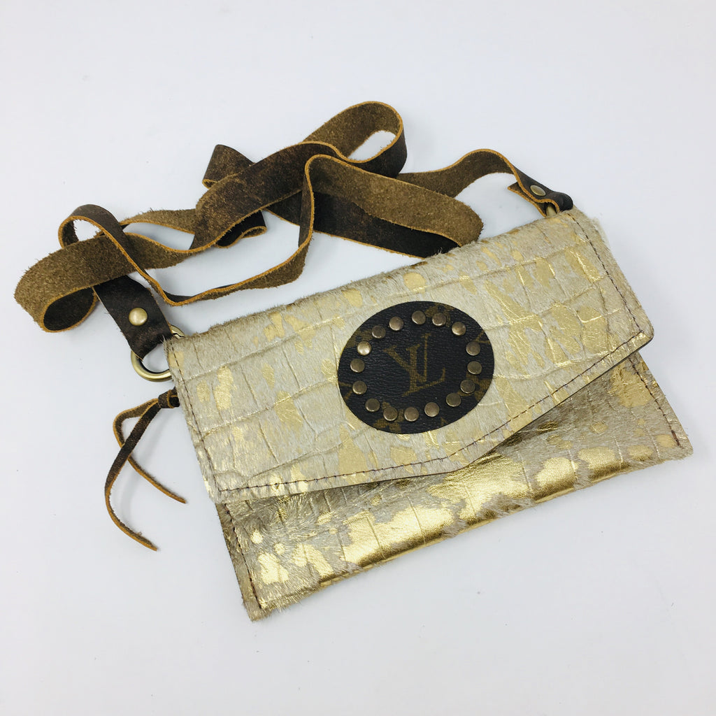 Keep It Gypsy Gold Crossbody Wallet – Rustic Lace CA